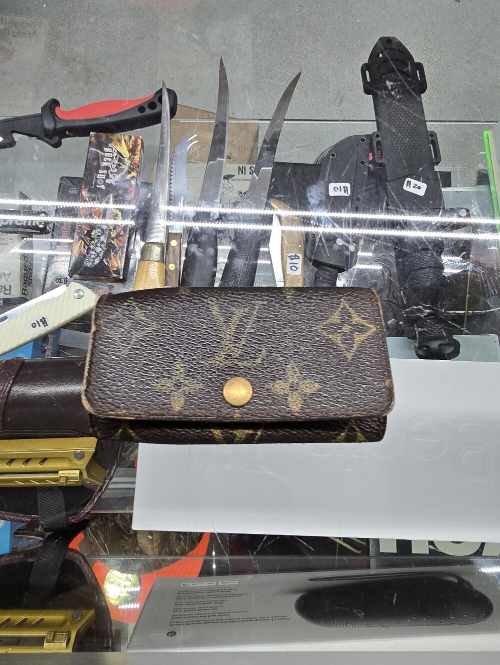 Louis Vuitton Monogram 4 Key Holder Brown